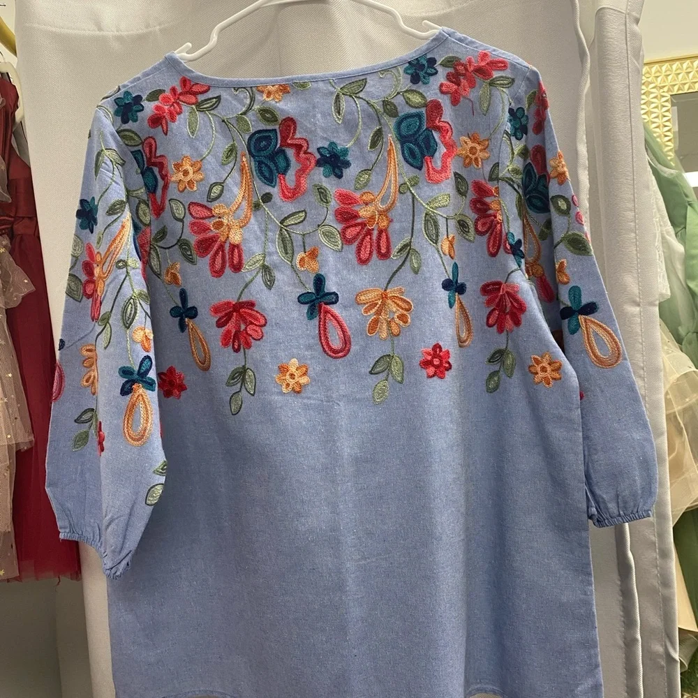 Embroidered Floral Blue Blouse - Picture 5 of 5